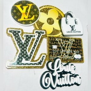 LAYOUT/SET AVAILABLE